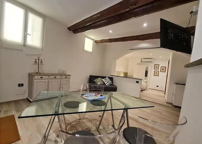 Le Prie Rooms